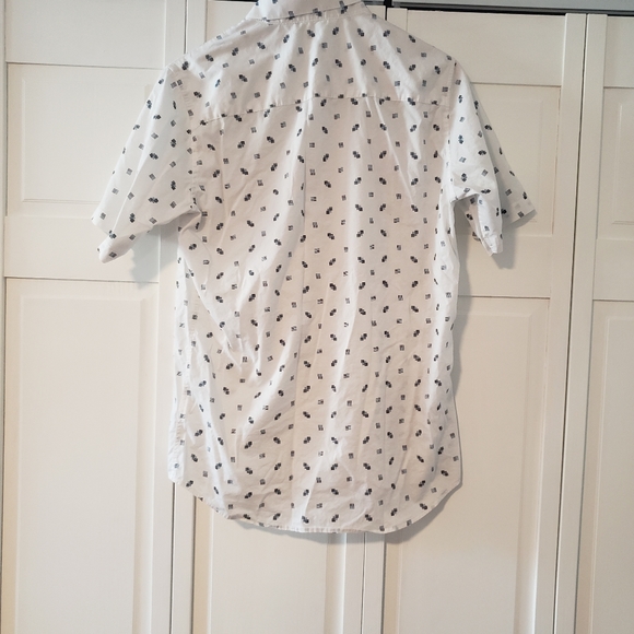 Travis Mathew Button Up medium - Picture 3 of 3